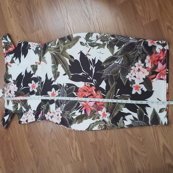Boohoo Tropical Print Midi Dress - Picture 10 of 12